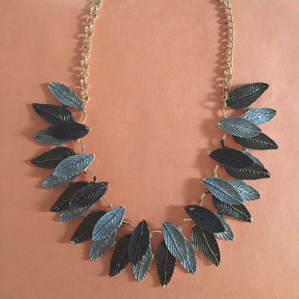 NOIR FEATHER BIB - Purple Lily